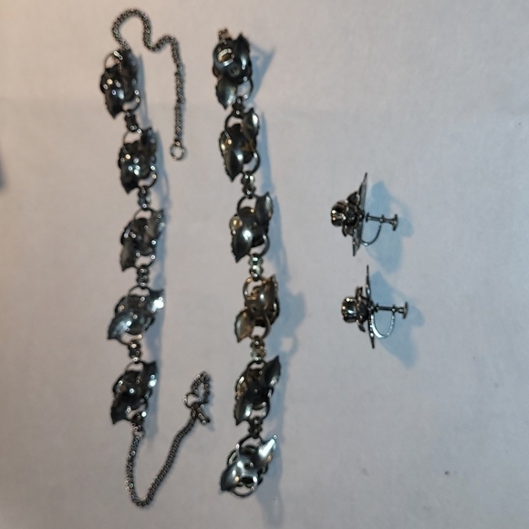 Vintage 1950 Rose Necklace, bracelet and earrings Set - Picture 6 of 9